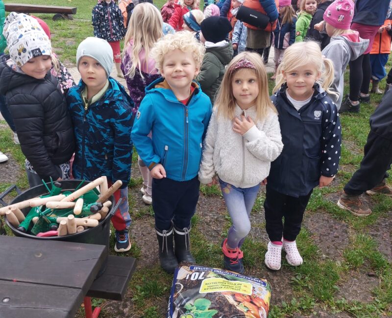 aa25b26f-7b2f-4c1a-b17e-d30963767571