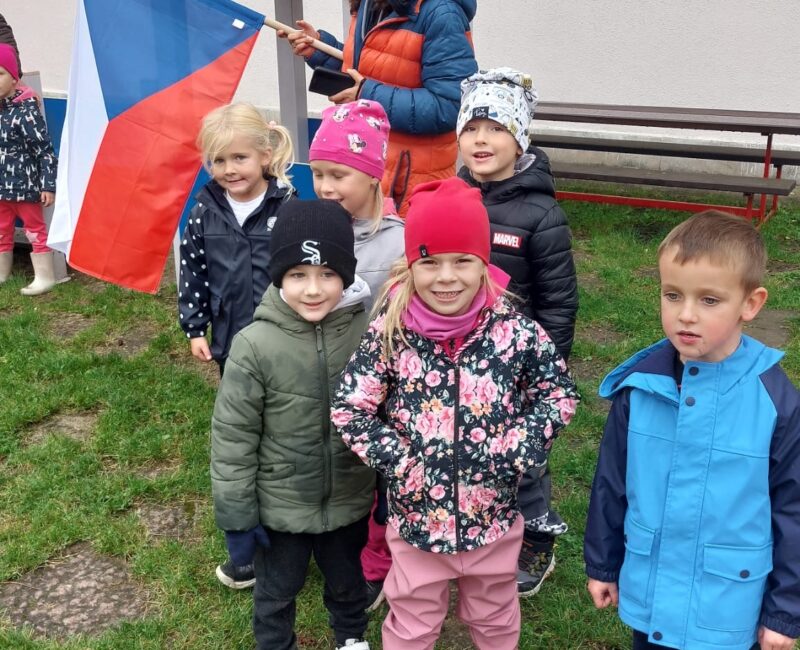 ca01b965-f3c0-4793-8802-a4ad5c0e6a43